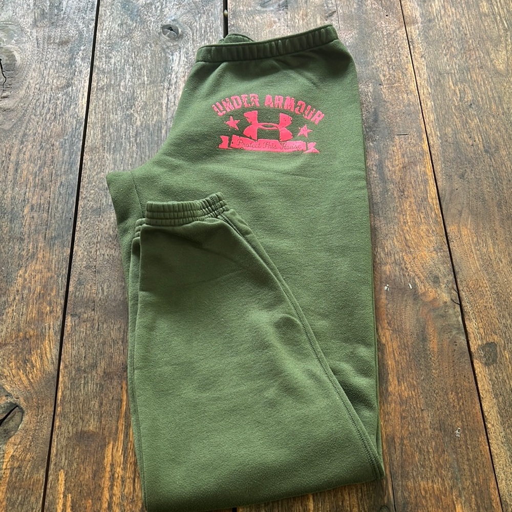 under Armour women’s sweatpants. Size small/medium